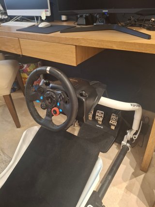 Playseat F1 con Volante Logitech G29 y Pedales