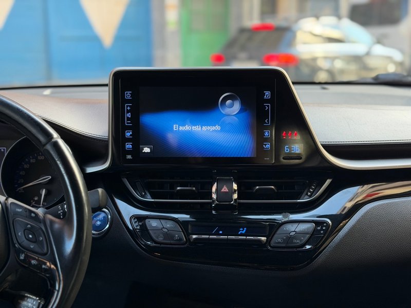 Toyota C-HR 2017, foto 20