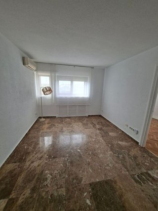 Piso en alquiler en Los Remedios en Sevilla