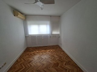 Piso en alquiler en Los Remedios en Sevilla