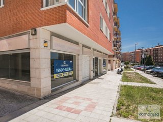 Local comercial en venta en Universidad en Ávila