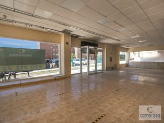 Local comercial en venta en Universidad en Ávila