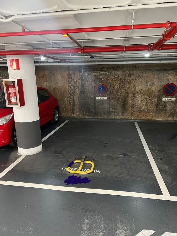 Garaje en venta en El Raval en Barcelona