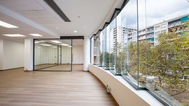Oficina en alquiler en Les Corts en Barcelona - Imagen 3