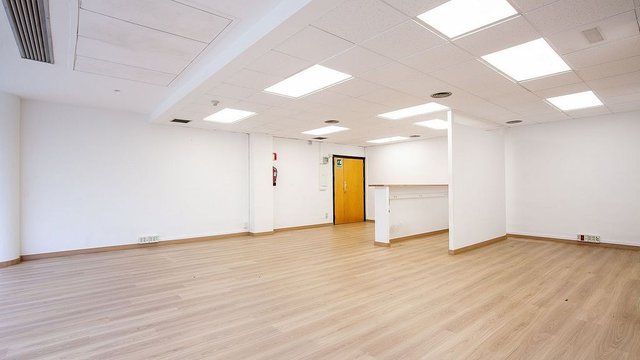 Oficina en alquiler en Les Corts en Barcelona - Imagen 7