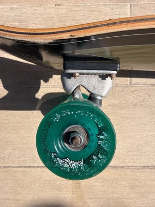 Carver 32.5”,  C7 y ruedas Roundhouse.