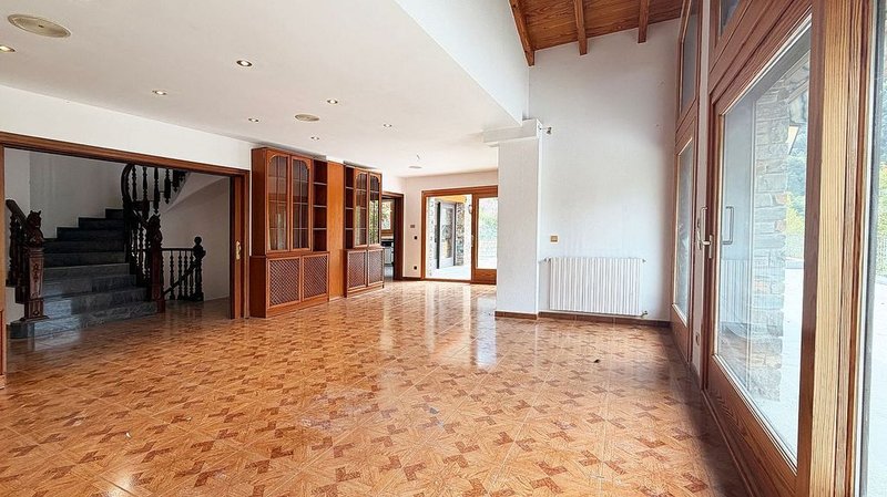 5-bedroom chalet for rent in Escaldes-Engordany · 5 of 60