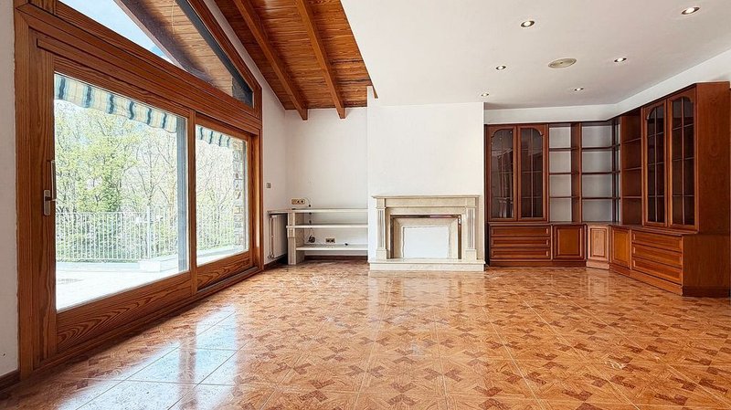 5-bedroom chalet for rent in Escaldes-Engordany · 7 of 60