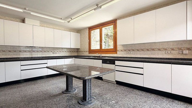 5-bedroom chalet for rent in Escaldes-Engordany · 11 of 60