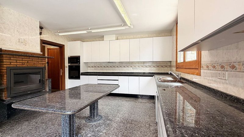 5-bedroom chalet for rent in Escaldes-Engordany · 12 of 60