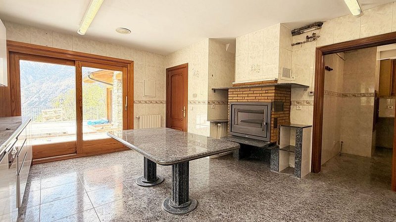 5-bedroom chalet for rent in Escaldes-Engordany · 13 of 60