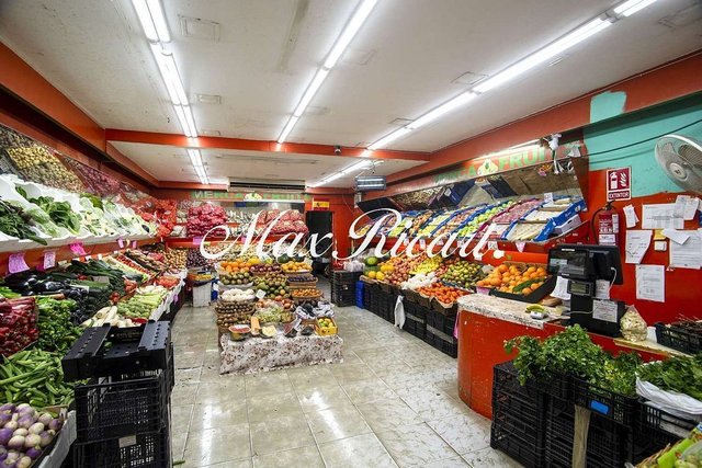 Local comercial en venta en El Raval en Barcelona - Imagen 2