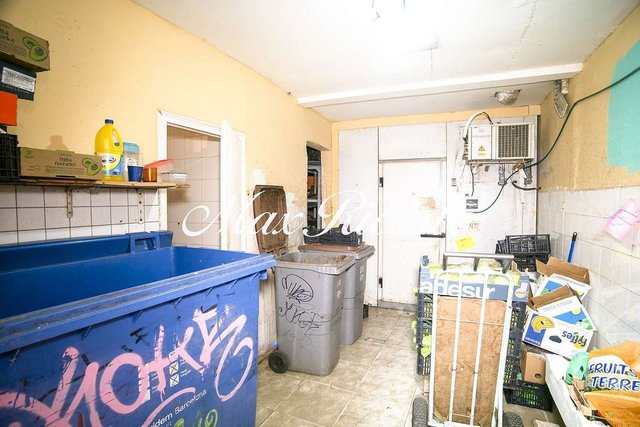 Local comercial en venta en El Raval en Barcelona - Imagen 12