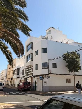 Edificio en venta en Centro - La Vega Alta en Arrecife
