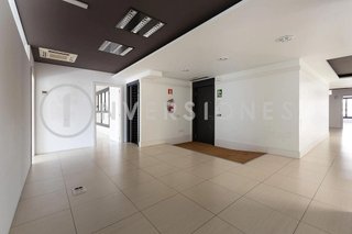 Oficina en alquiler en La Maternitat i Sant Ramon en Barcelona - Imagen 37