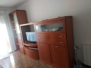 Mueble de comedor madera y cristal