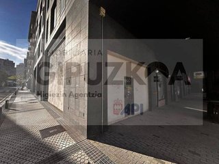 Local comercial en alquiler en Centro en San Sebastián-Donostia