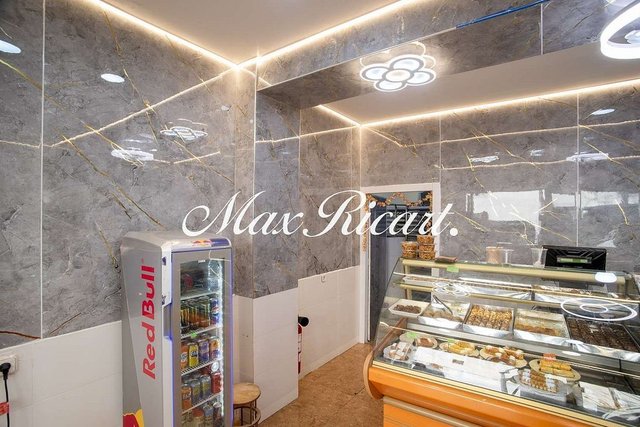 Local comercial en venta en El Raval en Barcelona - Imagen 5