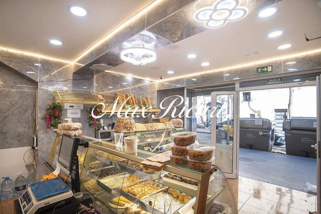 Local comercial en venta en El Raval en Barcelona - Imagen 7