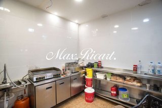 Local comercial en venta en El Raval en Barcelona - Imagen 31