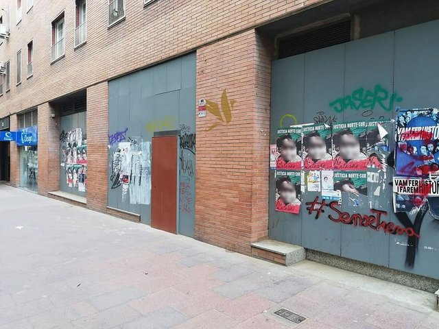 Local comercial en alquiler en El Turó de la Peira en Barcelona