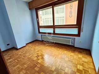 Oficina en alquiler en Plaza España - Villa Pilar - Reyes Católicos - Vadillos en Burgos