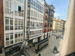 Oficina en alquiler en Plaza España - Villa Pilar - Reyes Católicos - Vadillos en Burgos