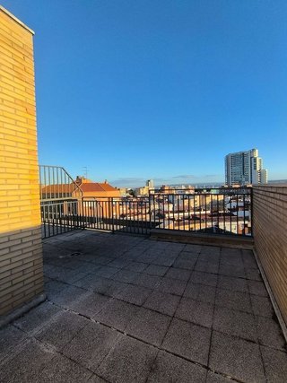 Ático en alquiler en Delicias en Zaragoza