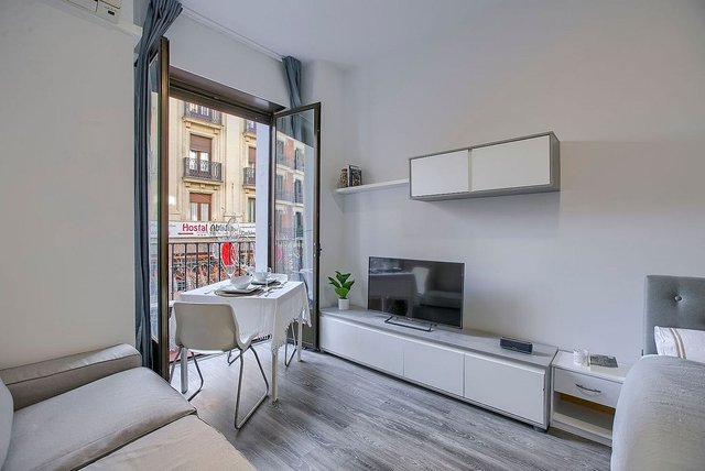 Estudio en alquiler en Cortes - Huertas en Madrid - Imagen 2
