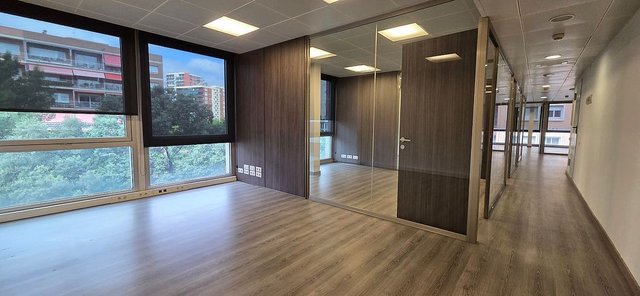 Oficina en alquiler en Les Corts en Barcelona