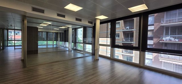 Oficina en alquiler en Les Corts en Barcelona - Imagen 6