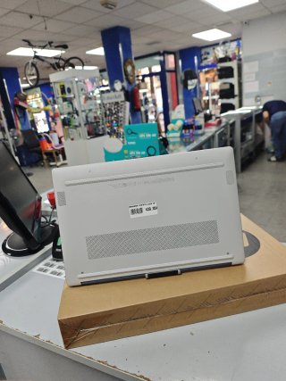 Ordenador portátil HP Plata y Negro