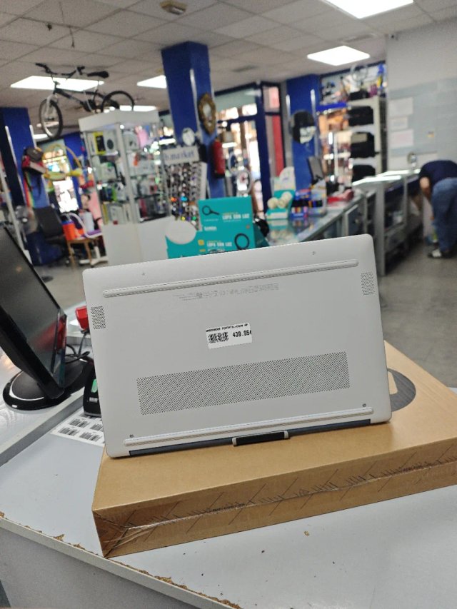 Ordenador portátil HP Plata y Negro