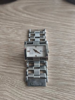 Reloj Lotus Mujer Plata y Blanco