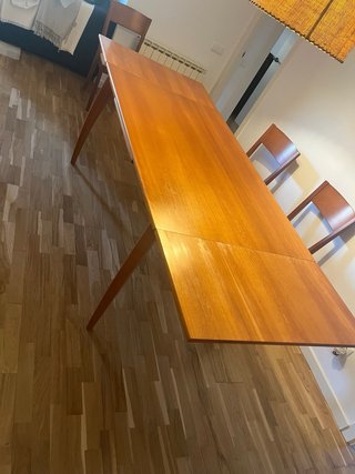Mesa de comedor extensible de madera