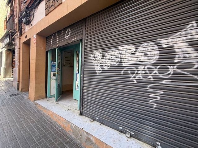 Local comercial en venta en La Prosperitat en Barcelona