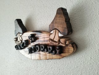 Letrero de madera Ongi Etorri.