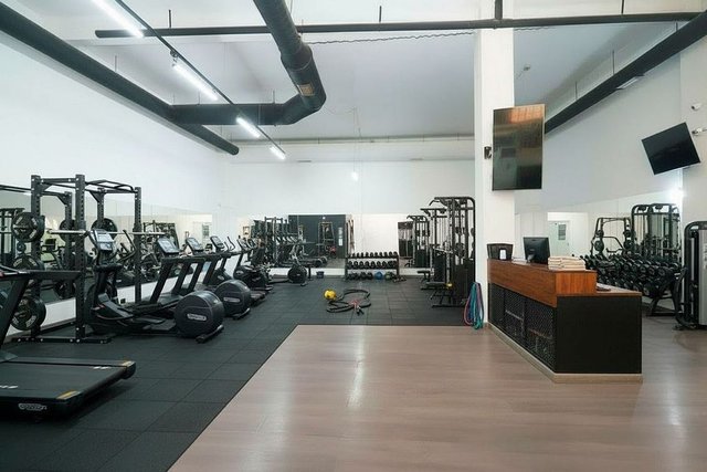 Local comercial en venta en Santa Eulàlia en Hospitalet de Llobregat, L´