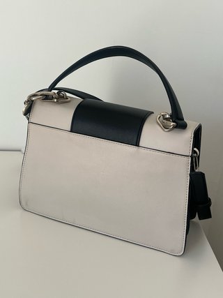 Bolso Guess Negro y Blanco
