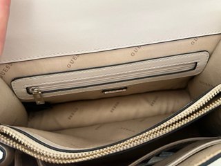 Bolso Guess Negro y Blanco