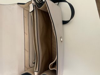 Bolso Guess Negro y Blanco