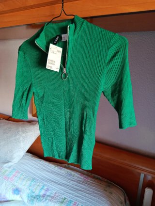 Top verde cremallera Divided Talla XS