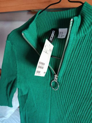 Top verde cremallera Divided Talla XS