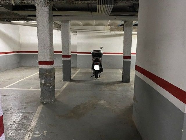 Garaje en venta en Sants-Badal en Barcelona
