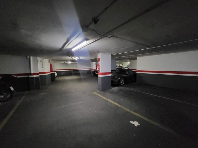 Garaje en venta en Fort Pienc en Barcelona - Imagen 4