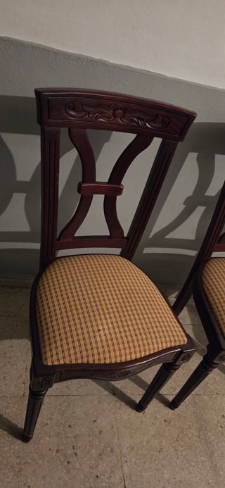 Sillas de comedor de madera y tela