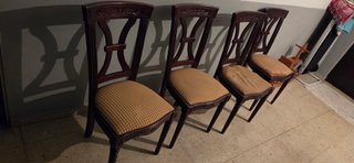 Sillas de comedor de madera y tela