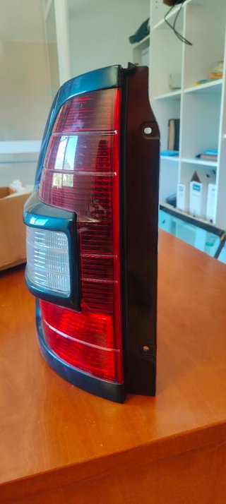 Faro Trasero Izquierdo Mitsubishi Montero