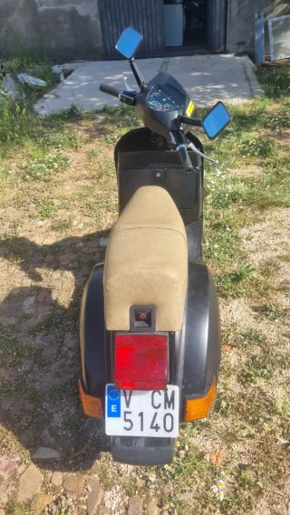 Vespa TX200 Scooter Negra y Beige