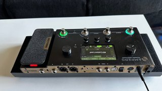 Pedalera Hotone Ampero con pedaltrain y bolsa